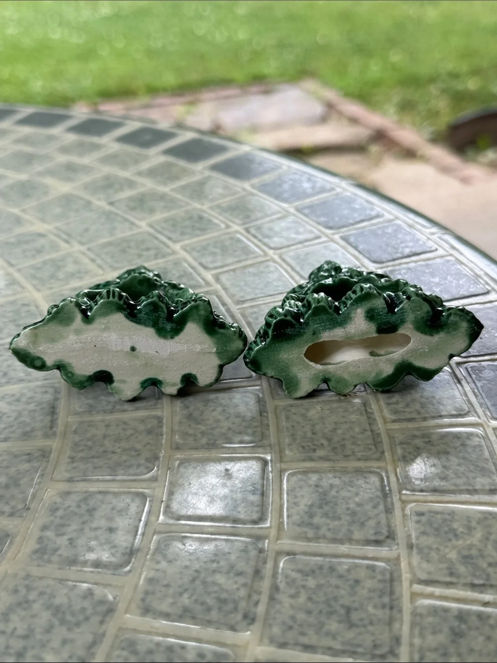 Green Ceramic Christmas Tree Napkin Rings Vintage 3.5” tall set of 2